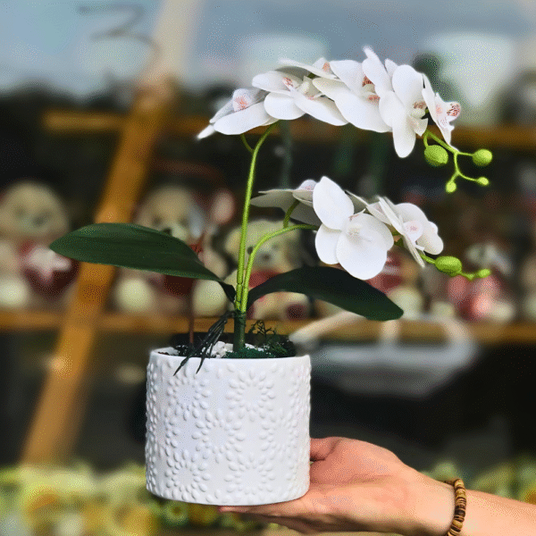 Arranjo artificial de orquidea branca